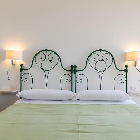 Villa Cri Cri B&B Di Charme San Benedetto del Tronto Exterior photo